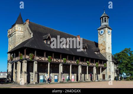 Montlucon. Il castello dei Duchi di Borbone è un antico castello fortificato del XIIIᵉ secolo. Dipartimento Allier. Auvergne Rodano Alpi. Francia Foto Stock