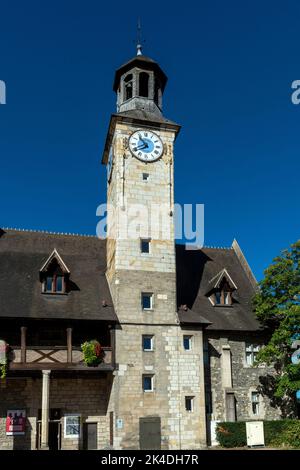 Montlucon. Orologio del castello dei Duchi di Borbone è un ex castello fortificato del XIIIᵉ secolo. Dipartimento Allier. Auvergne Rodano Alpi. Francia Foto Stock