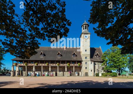 Montlucon. Il castello dei Duchi di Borbone è un antico castello fortificato del XIIIᵉ secolo. Dipartimento Allier. Auvergne Rodano Alpi. Francia Foto Stock