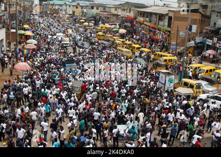 Lagos, Nigeria 1st ottobre 2022 sostenitori (alias obbediente) di Peter OBI, candidato presidenziale del Partito laburista alle elezioni presidenziali del 2023, si tengono un raduno a Ikeja, Lagos, Nigeria, sabato 1 ottobre, 2022. Foto di Adekunle Ajayi Credit: Adekunle Ajayi/Alamy Live News Foto Stock