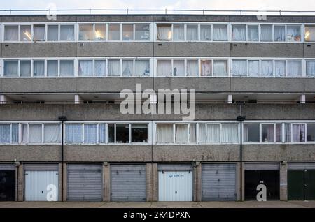 Taplow House sulla tenuta di Aylesbury, una tenuta di abitazioni di South London a Southwark, attualmente in fase di ristrutturazione. Foto Stock