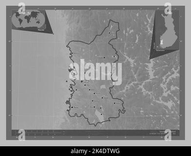 Satakunta, regione della Finlandia. Mappa in scala di grigi con laghi e fiumi. Località e nomi delle principali città della regione. Posizione ausiliaria d'angolo Foto Stock