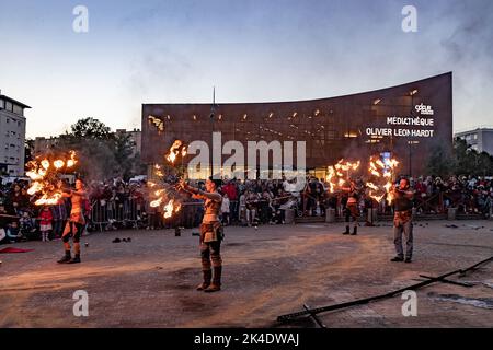 (C) Denis TRASFI / MAXPPP - à Sainte Geneviève des Bois le 01-10-2022 - Inaugurazione de la nouvelle Médiathèque Olivier Léonhardt (omaggio à l'ancien Foto Stock