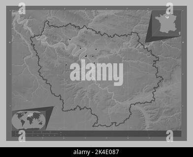 Ile-de-France, regione della Francia. Mappa in scala di grigi con laghi e fiumi. Posizioni delle principali città della regione. Mappa della posizione ausiliaria ad angolo Foto Stock