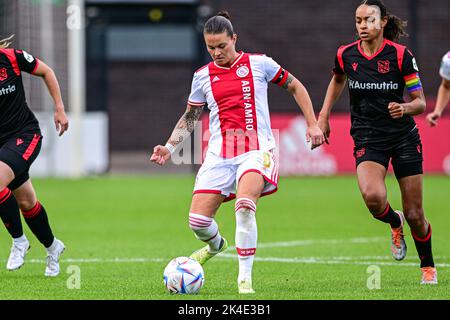 DUIVENDRECHT, PAESI BASSI - 2 OTTOBRE: Sherida Spitse di Ajax durante la partita olandese delle donne azerone Eredivie tra Ajax e sc Heerenveen a De Toekomst il 2 ottobre 2022 a Duivendrecht, Paesi Bassi (Foto di Kees Kuijt/Orange Pictures) Foto Stock