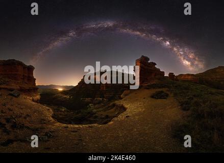 Arco de la via lacteal en la Sierra de Armantes Foto Stock
