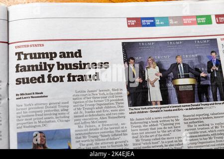 "Trump e le imprese familiari hanno citato in giudizio per frode" Guardian giornale articolo clipping 24 settembre 2022 Regno Unito Foto Stock