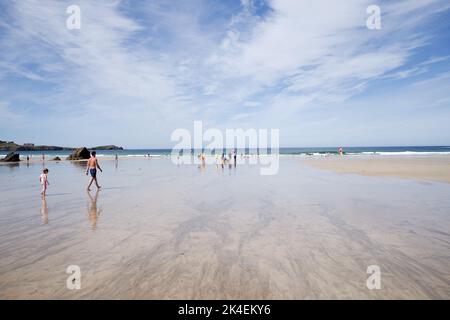 Lusty Glaze - una spiaggia di proprietà privata, incredibilmente pittoresca, con ristorante e alloggio sulla spiaggia nella Cornovaglia settentrionale (Inghilterra, Regno Unito) Foto Stock