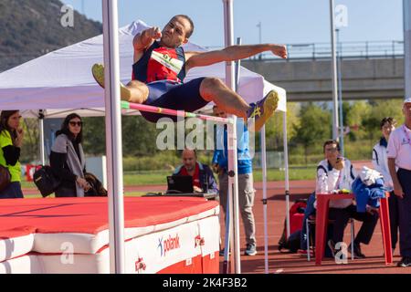 Brescia, Italia. 02nd Ott 2022. Andrea Mattone durante il salto di alta qualità durante i Campionati Italiani di Parathletics - finali nazionali, Atletica Italiana a Brescia, Italia, Ottobre 02 2022 Credit: Independent Photo Agency/Alamy Live News Foto Stock