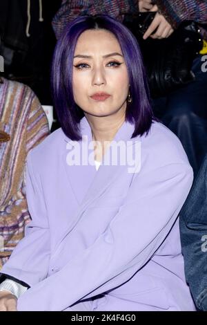 SHANGHAI, CINA - 30 SETTEMBRE 2022 - l'attrice Miriam Yeung partecipa al closing show della Shanghai Fashion Week a Shanghai, Cina, 30 settembre 2022. Foto Stock