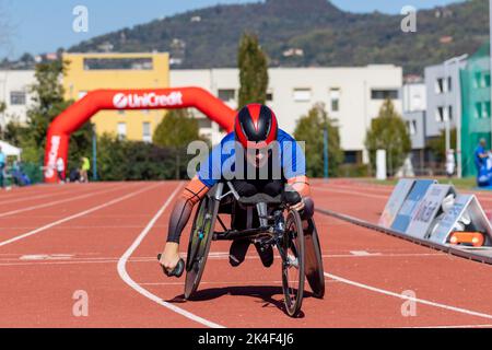 Brescia, Italia. 02nd Ott 2022. Nicolas Zani durante la gara del 800m durante i Campionati Italiani di Parathletics - finali nazionali, Atletica Italiana a Brescia, Italia, Ottobre 02 2022 Credit: Independent Photo Agency/Alamy Live News Foto Stock