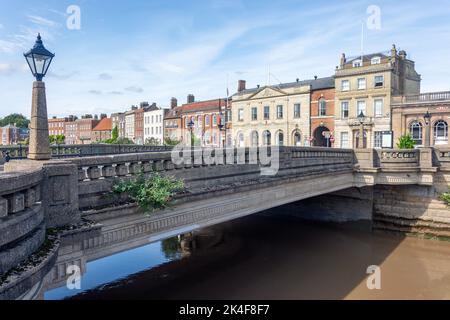 Town Bridge sul fiume Nene, Bridge Street, Wisbech, Cambridgeshire, Inghilterra, Regno Unito Foto Stock