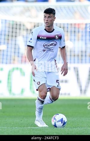 Reggio Emilia, Italia. 02nd Ott 2022. Flavius Daniliuc di US Salernitana durante la Serie A match tra Sassuolo e US Salernitana 1919 al Mapei Stadium di Reggio Emilia, Italia, il 2 ottobre 2022. Credit: Giuseppe Maffia/Alamy Live News Foto Stock