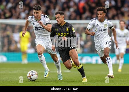 Leeds, Regno Unito. 02nd Ott 2022. Philippe Coutinho #23 di Aston Villa si rompe con la palla durante la partita della Premier League Leeds United vs Aston Villa a Elland Road, Leeds, Regno Unito, 2nd ottobre 2022 (Foto di Mark Cosgrove/News Images) a Leeds, Regno Unito il 10/2/2022. (Foto di Mark Cosgrove/News Images/Sipa USA) Credit: Sipa USA/Alamy Live News Foto Stock