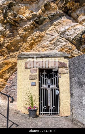 Ingresso alla grotta di St Fillan a Pittenweem, nella zona orientale di Neuk of Fife, Scozia. Foto Stock