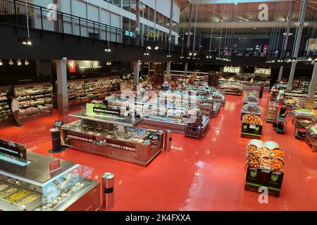 Toronto, Canada - 09-12-2022: Vista dall'alto di un supermercato (Toronto, Canada) Foto Stock