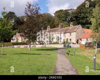 Il Moors Centre, un centro risorse, una galleria d'arte e una sala da tè per il North Yorkshire Moors National Park a Danby all'inizio dell'autunno Foto Stock