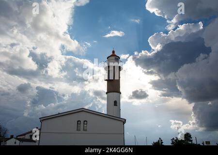 Faro dal 1872, sull'isola di Poel, sul Mar Baltico vicino a Timmendorf Strand, vicino a Wismar, Germania, Europa Foto Stock