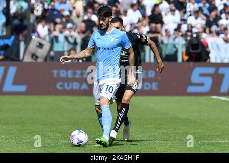 Roma, Lazio. 02nd Ott 2022. Luis Alberto della SS Lazio durante la Serie Un incontro tra SS Lazio e Spezia allo stadio Olimpico di Roma, 02nd ottobre 2022. (Foto di credito AllShotLive/SipaUsa) Credit: Sipa USA/Alamy Live News Foto Stock