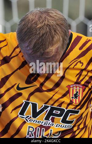 Napoli, Italia. 02nd Ott 2022. Kamil Glik giocatore di Benevento, durante la partita del campionato italiano SerieB tra Benevento vs Ascoli risultato finale, Benevento 1, Ascoli 1, partita disputata allo stadio Ciro Vigorito. Napoli, Italia, 02 Ott, 2022. (Foto di Vincenzo Izzo/Sipa USA) Credit: Sipa USA/Alamy Live News Foto Stock