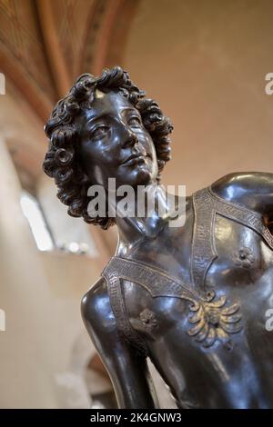 Statua del David di Andrea del Verrocchio nel Museo del Bargello Firenze Italia Foto Stock