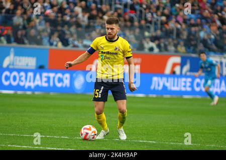 San Pietroburgo, Russia. 02nd Ott 2022. Danil Glebov (n.15) di Rostov visto in azione durante la partita di calcio della Premier League russa tra Zenit Saint Petersburg e Rostov alla Gazprom Arena. Punteggio finale; Zenit 3:1 Rostov. Credit: SOPA Images Limited/Alamy Live News Foto Stock