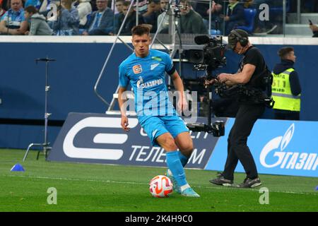 San Pietroburgo, Russia. 02nd Ott 2022. Andrey Mostovoy (n.17) di Zenit visto in azione durante la partita di calcio della Premier League russa tra Zenit San Pietroburgo e Rostov alla Gazprom Arena. Punteggio finale; Zenit 3:1 Rostov. Credit: SOPA Images Limited/Alamy Live News Foto Stock