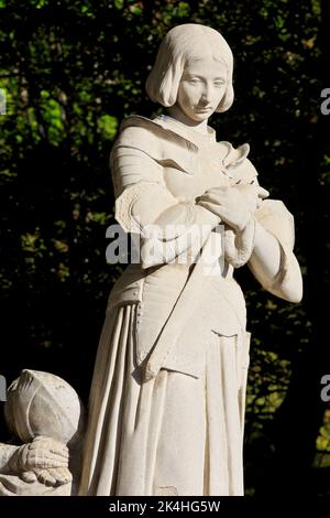 Statua di Giovanna d'Arco (1412-1431), santo patrono di Francia alla Basilica di Bois-Chenu a Domrémy-la-Pucelle (Vosges), Francia Foto Stock