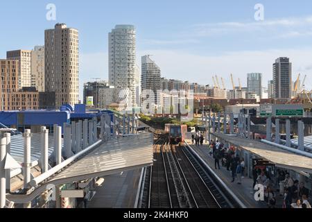 DLR Docklands Light Railway Poplar stazione Foto Stock