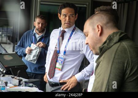 L'ex quartback dei New York Jets Mark Sanchez attualmente L'ANNUNCIATORE del colore FOX prima del Minnesota Vikings vs New Orleans Saints NFL Game il 2 ottobre, Foto Stock