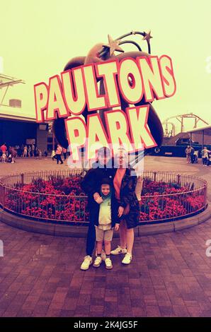 Paultons Park Sign, ower, Romesy, Hampshire, Inghilterra, Regno Unito. Foto Stock