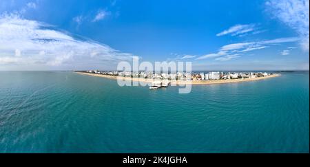 Spiaggia di Lignano Sabbiadoro - panoramica aerea sul mare nelle giornate di sole limpide Foto Stock