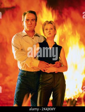 ANNE HECHE e TOMMY LEE JONES in VOLCANO (1997), regia di MICK JACKSON. Credit: 20th CENTURY FOX / Album Foto Stock