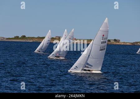 Una classe Etchells Fleet racing barca a vela in mare - Bacardi Cup Invitational Regatta Foto Stock