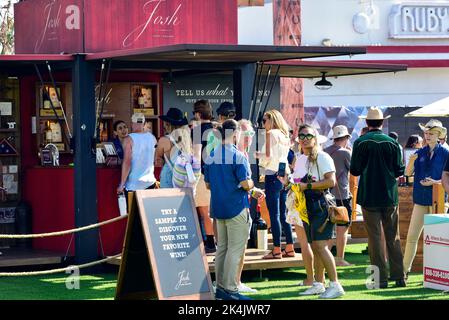 Redondo Beach, California 17 settembre 2022 - Josh Cellars Wines Vendor al BeachLife Ranch, Credit - Ken Howard/Alamy Foto Stock
