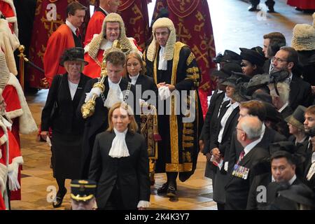 Giudici in arrivo all'Abbazia di Westminster a Londra per l'annuale Judges Service, che segna l'inizio del nuovo anno legale. Data immagine: Lunedì 3 ottobre 2022. Foto Stock