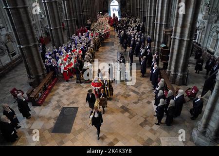 Giudici in arrivo all'Abbazia di Westminster a Londra per l'annuale Judges Service, che segna l'inizio del nuovo anno legale. Data immagine: Lunedì 3 ottobre 2022. Foto Stock