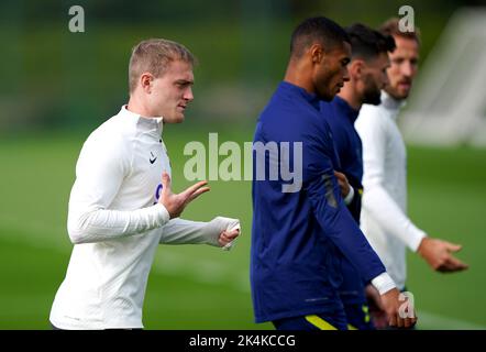 Oliver Skipp di Tottenham Hotspur durante una sessione di allenamento presso l'Hotspur Way Training Ground di Londra. Data immagine: Lunedì 3 ottobre 2022. Foto Stock