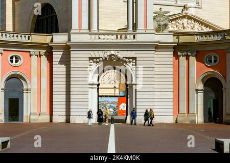 Palazzo della città di Potsdam e il parlamento dello Stato di Brandeburgo, cortile interno con il portale Fortuna Foto Stock