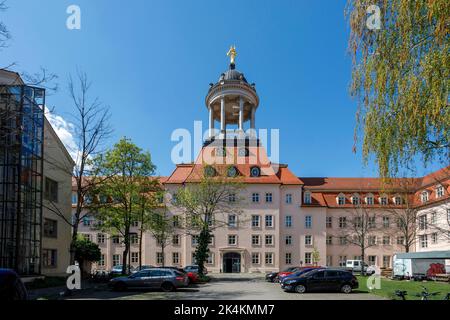 Fondazione Grande Orfanotrofio a Potsdam nel complesso edilizio dell'ex Grande Orfanotrofio militare a Potsdam, Monopteros con Caritas dorata in cima Foto Stock