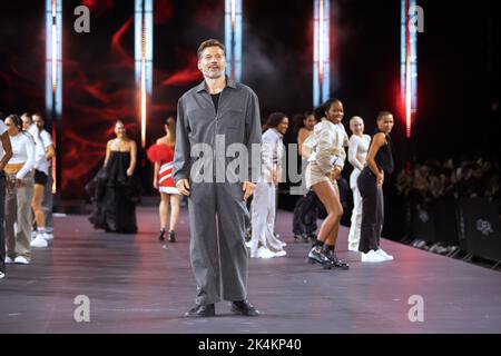 Francia, Parigi, 2 ottobre 2022, Fashion Show l'Oréal Primavera Estate 23, Nikolaj Coster Waldau, Francois Loock/Alamy Credit: Loock francis/Alamy Live News Foto Stock