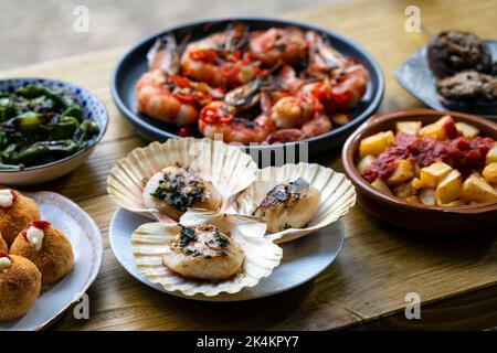 Tradizionale selezione di tapas spagnole Foto Stock