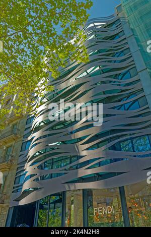 Architettura contemporanea dell'edificio Fendi di Barcellona, Catalogna, Spagna. Foto Stock