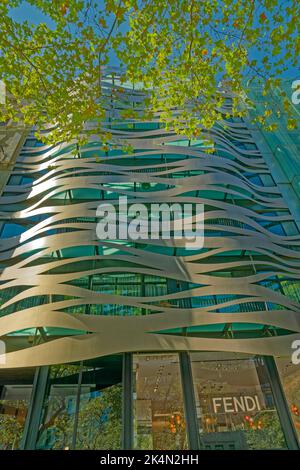 Architettura contemporanea dell'edificio Fendi di Barcellona, Catalogna, Spagna. Foto Stock