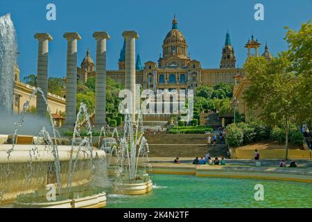 Palazzo Nazionale di Montjuic e fontane a Barcellona, Spagna. Foto Stock