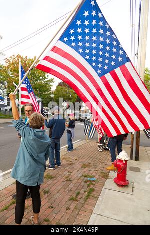 L'AMERICA SOSTIENE IL BLU - I PATRIOTI Uniti DI CAPO STANDOUT. Hyannis, Massachusetts su Cape Cod Foto Stock