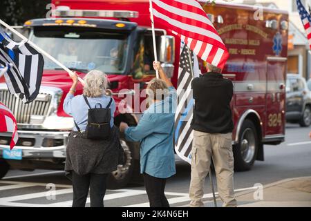 L'AMERICA SOSTIENE IL BLU - I PATRIOTI Uniti DI CAPO STANDOUT. Hyannis, Massachusetts su Cape Cod Foto Stock