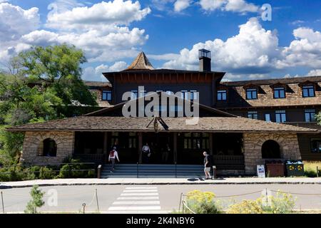 El Tovar Hotel and fine Dining Restaurant al limitare del margine sud del Grand Canyon in Arizona Foto Stock