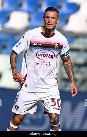 Reggio Emilia, Italia. 02nd Ott 2022. Mapei Stadium, 02.10.22 Pasquale Mazzocchi (30 US Salernitana) durante la Serie Una partita tra US Sassuolo e US Salernitana allo Stadio Mapei di Reggio Emilia, Italia Soccer (Cristiano Mazzi/SPP) Credit: SPP Sport Press Photo. /Alamy Live News Foto Stock