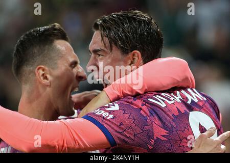 Stadio Allianz, Torino, Italia, 02 ottobre 2022, Arkadiusz Milik ((Juventus FC) e Dušan Vlahovic (Juventus FC) festeggiano il traguardo durante la Juventus Foto Stock